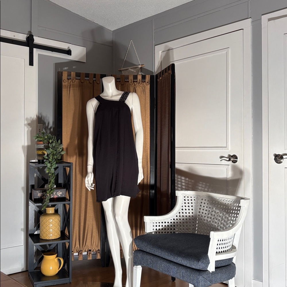 Development By Erica Davies Elegant Black Sleeveless Dress
